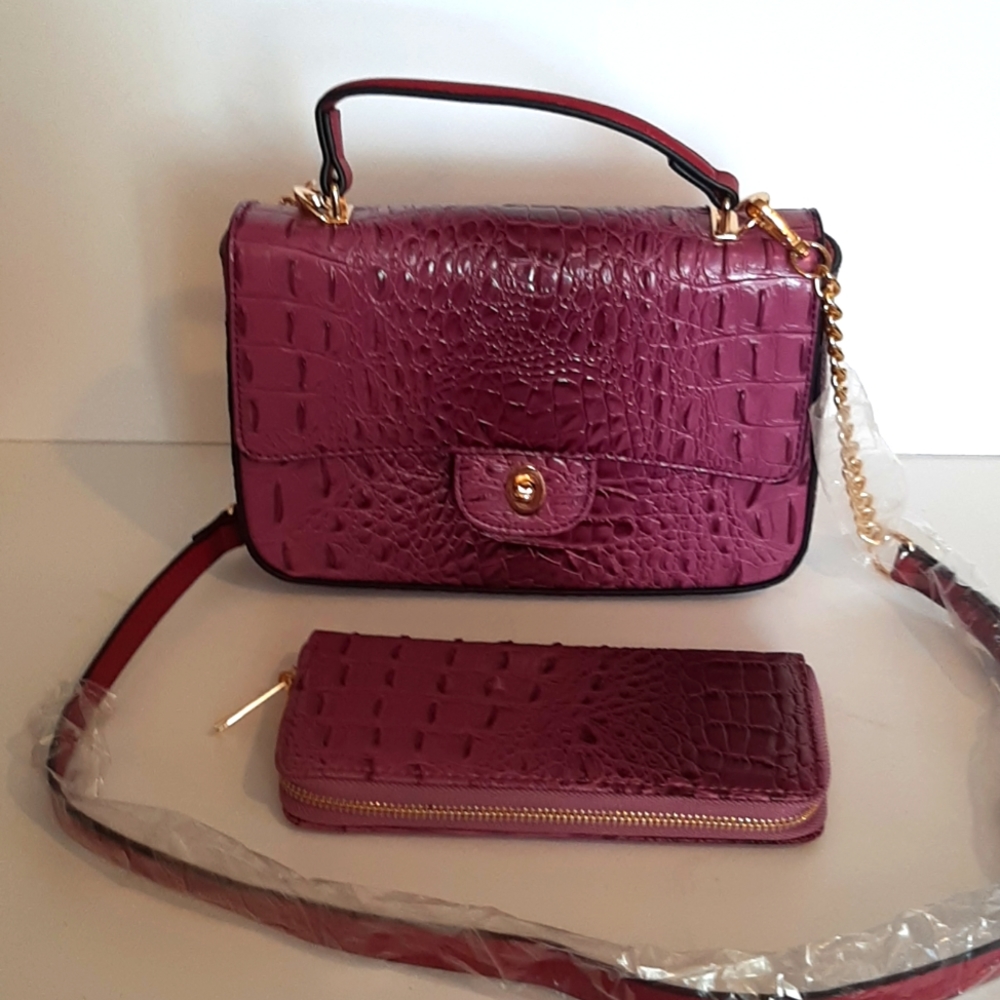 Diophy crossbody bag.  Smoke free home